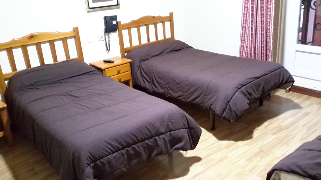 Hostal Rio Parana Madrid Extérieur photo