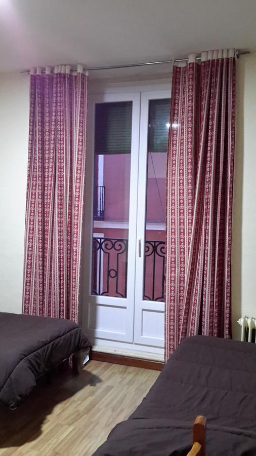 Hostal Rio Parana Madrid Extérieur photo