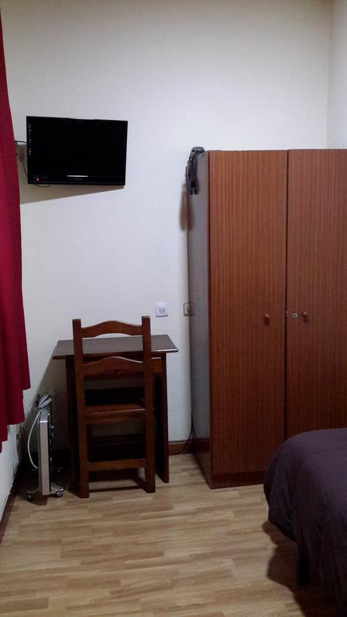 Hostal Rio Parana Madrid Extérieur photo
