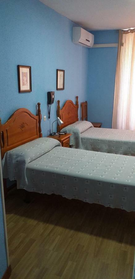 Hostal Rio Parana Madrid Extérieur photo