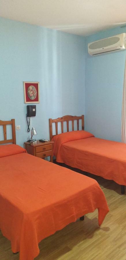 Hostal Rio Parana Madrid Extérieur photo