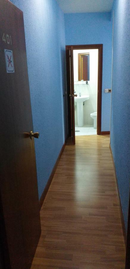 Hostal Rio Parana Madrid Extérieur photo